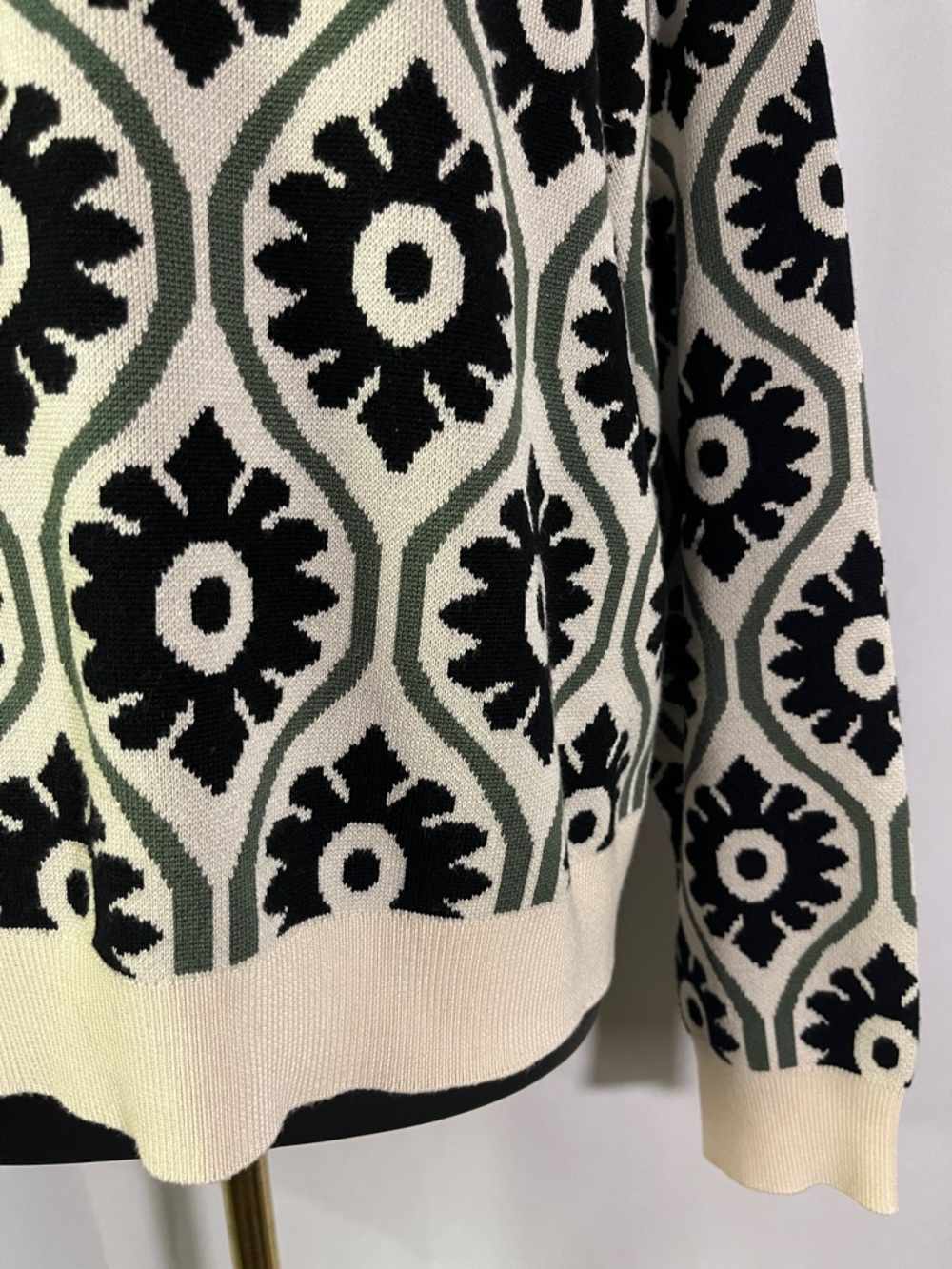 Adrianna Papell Cream Green & Black Printed Long Sleeve Boxy Crewneck Sweater - Picture 10 of 16